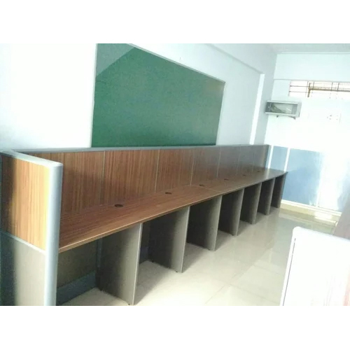 Modular Look Easy To Clean Office Workstation