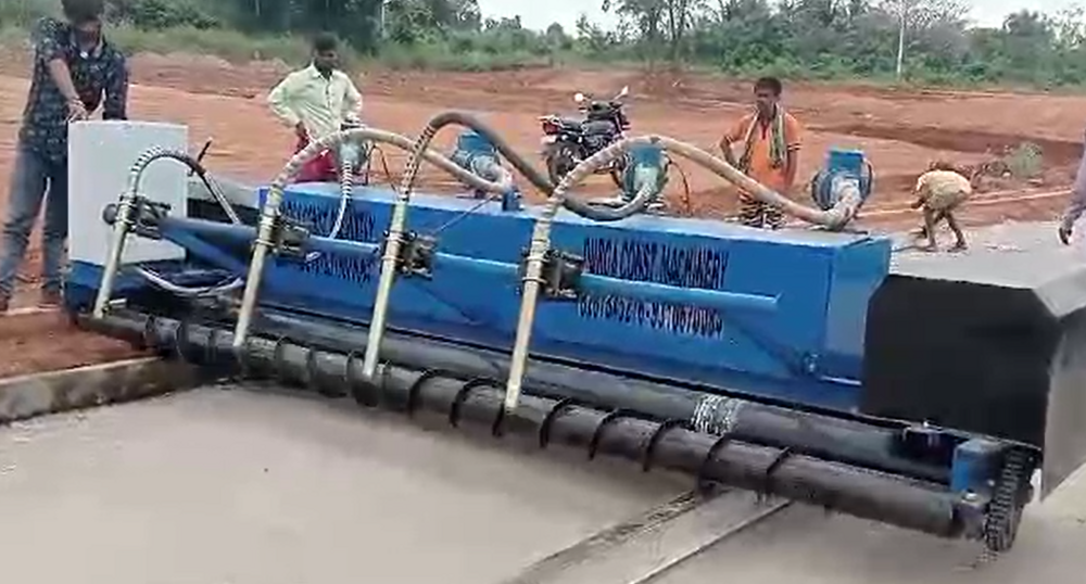 Screed Roller Concrete Paver Machine - Mild Steel, 5.75 Mtr Size, Yellow Color | Semi-automatic With Heavy Duty Model, User-friendly Operation, Vibration Frequency 2.2 Hz