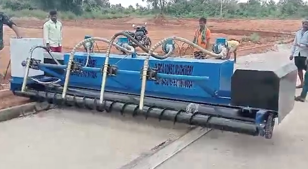 Screed Roller Concrete Paver Machine - Mild Steel, 5.75 Mtr Size, Yellow Color | Semi-automatic With Heavy Duty Model, User-friendly Operation, Vibration Frequency 2.2 Hz