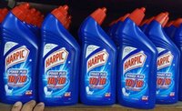 Harpic Toilet Cleaner - 500ml | Kills 99.9% Of Germs, Removes 10x More Tough Stains, Bent Bottleneck Shape For Deep Corner Application