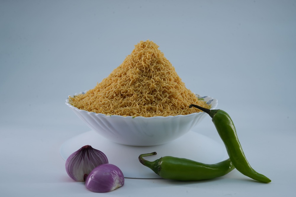 Midium Sev - 500g & 1kg Packs | Crunchy Chickpea Flour Noodles Seasoned With Turmeric & Cayenne, Crisp Texture, 2 Months Shelf Life
