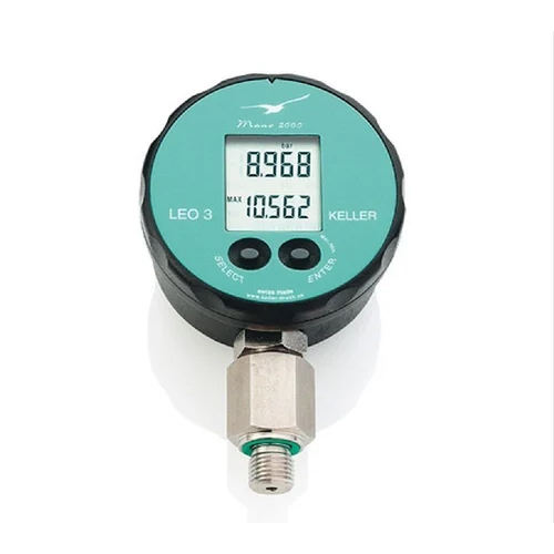 Leo 3 Digital Pressure Gauge - Color: Black