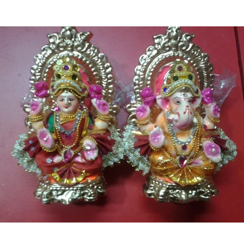 रंगीन लक्ष्मी गणेश की प्रतिमा