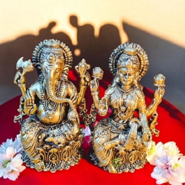 Brass Laxmi Ganesha Sculpture A Sacred Symbol of Wealth and Prosperity