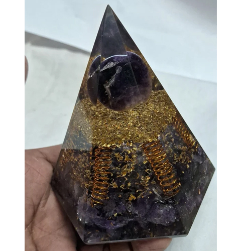 Amethyst Pyramid - Color: Multicolor