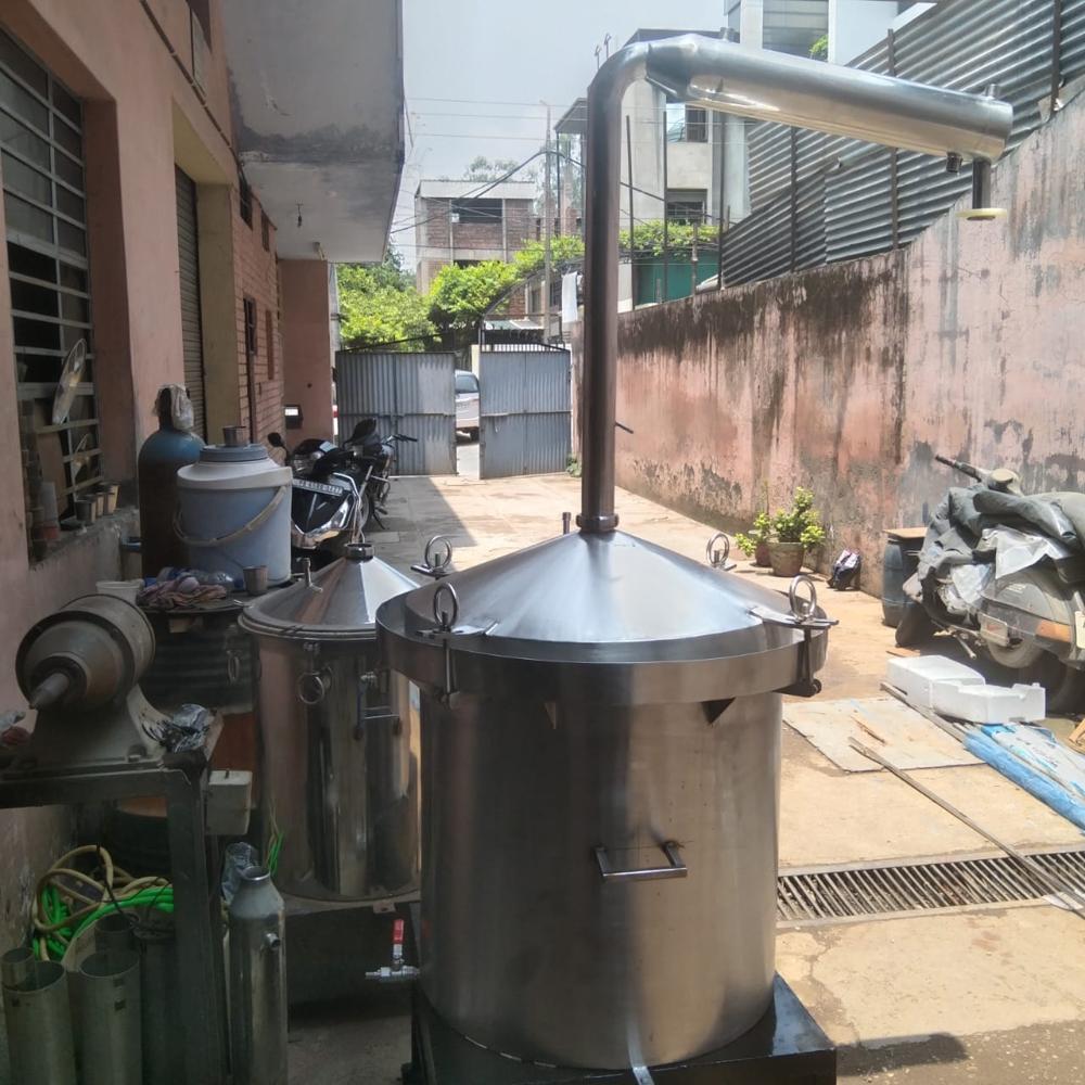 Steam Distillation Unit 250ltr - Capacity: 250 Liter/day
