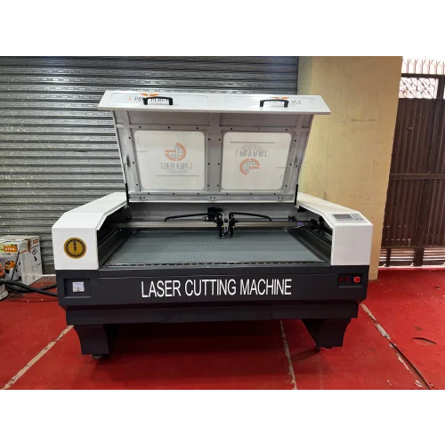 1390 Laser Cutting Machine - Color: White And Black