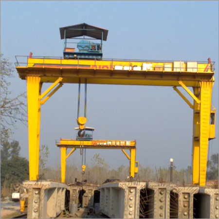 Eot Crane - 20-30 M Span, New Yellow Design | 500-5000 Kg Weight, Emergency Stop Feature