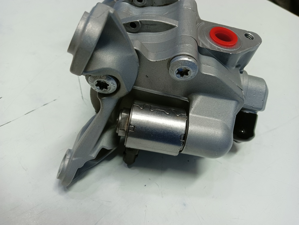 Mercedes Ml350 Power Steering Pump - Silver, 2x2x2 Ft, Long Working Life | Durable Pump For Mercedes, Bmw, Audi, And Volvo Car Models