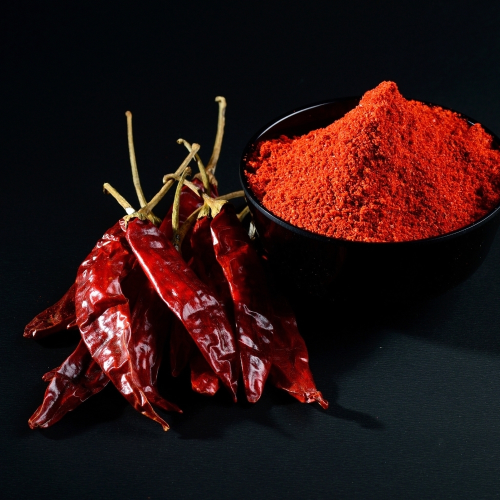 Ikon Organic Red Chilli Powder - Vibrant Deep Red, Medium-high Heat With No Chemicals | 100% Organic, Handpicked Quality Spice For Curries And Marinades