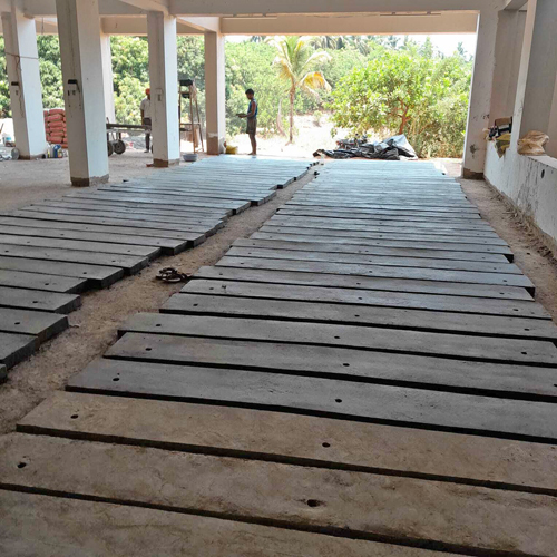 Readymade Wall Material - Rcc, Thickness Based On Requirements In Millimeters | High Quality, Plain Surface, Rectangular Shape, Ideal For Residential And Commercial Properties