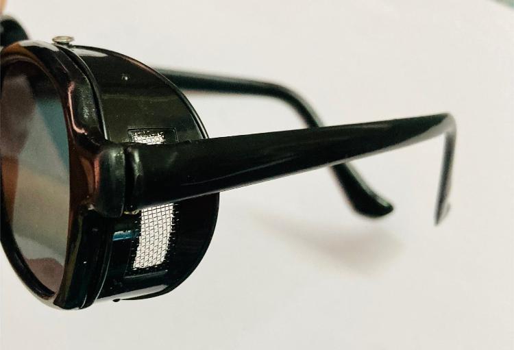 Goggles With Side Jali (Labour)