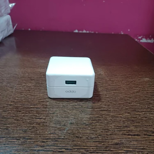 6A 30 W Refurbished Realme Mobile Charging Adapter - Body Material: Abs Plastic