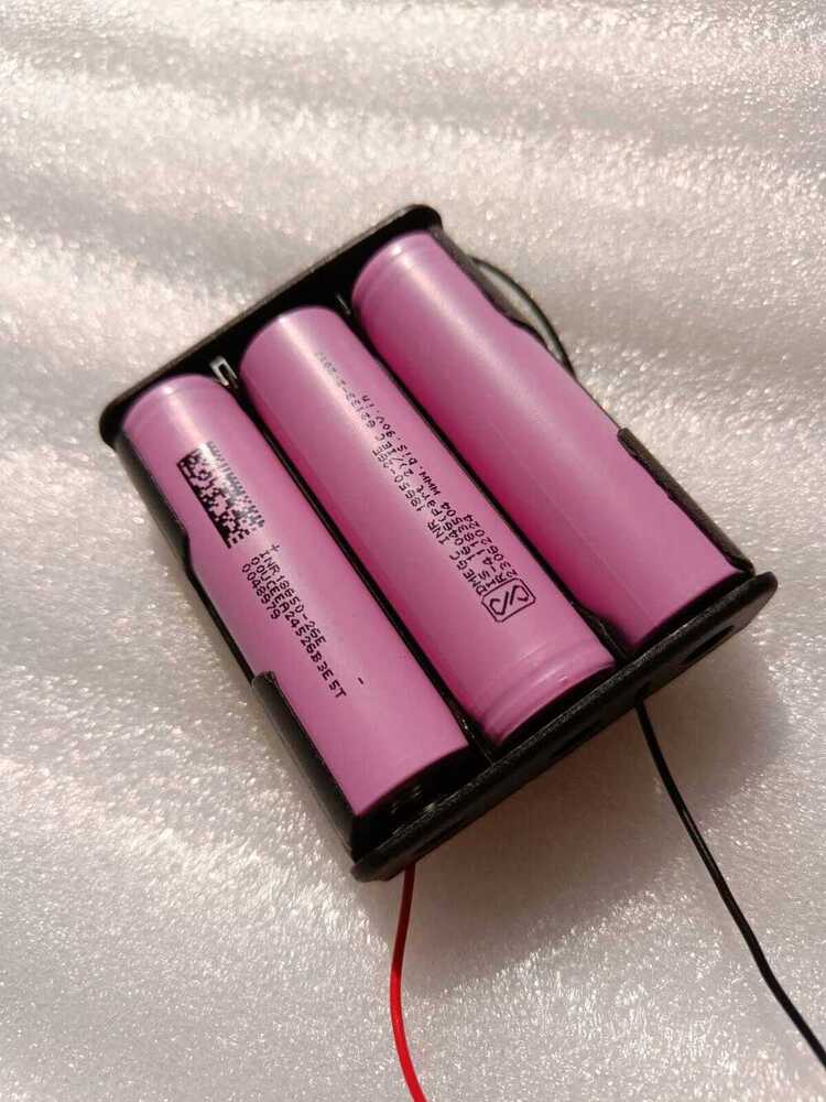 2600mah 12 Volt Rechargeable Battery Lithium Ion 3 x 18650 3 Cell Battery Holder