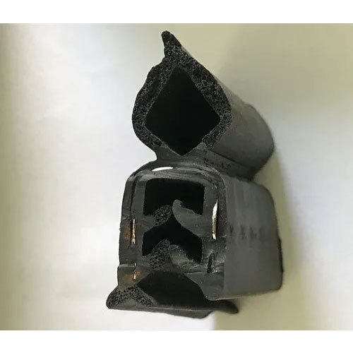 Door Rubber Profile - High-Grade Rubber, Various Sizes, Black | Flexible Design for Industrial Usage, Lightweight 7 Kilograms