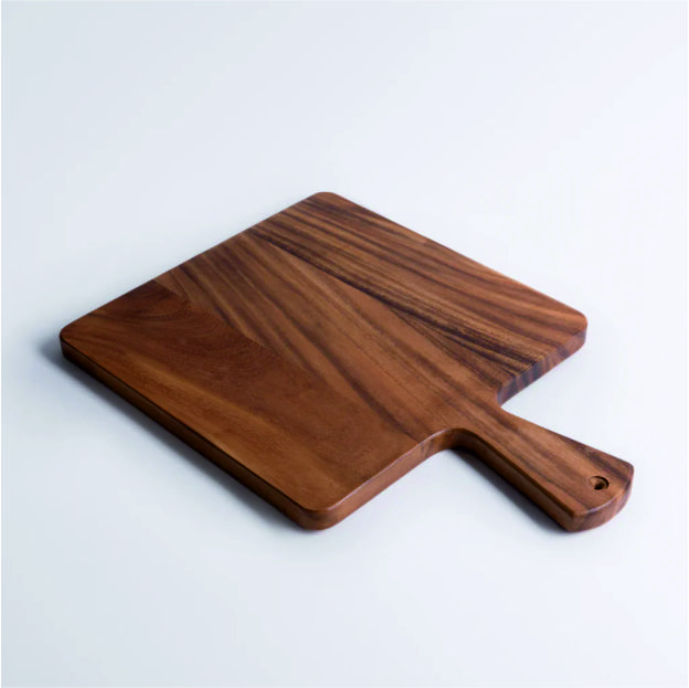 WOODEN CHOPPING BOARD