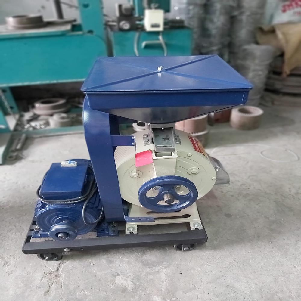 Stone Flour Mill - Stainless Steel, 100 Kg/hr Capacity | Features: Open Type Design, High-efficiency Grinding, Versatile Masala Pulverizing