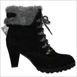 महिलाओं के उच्च हील जूते