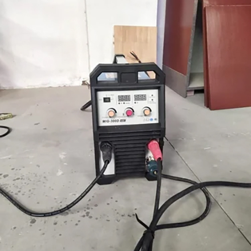 1Ph-2Ph-3Ph Mig Welding Machine - Color: Black