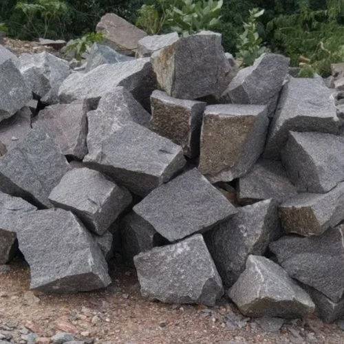 ग्रे बोल्डर स्टोन