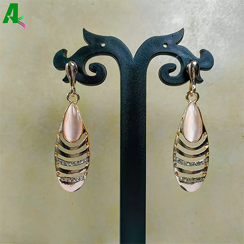 Oval Shaped Earrings - Color: Gold Plated