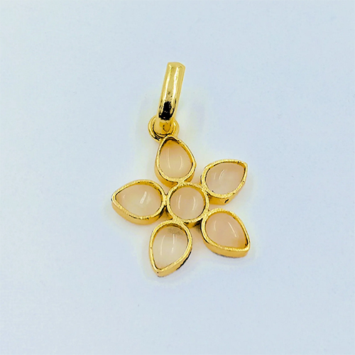 Elegant Golden Floral Pendant