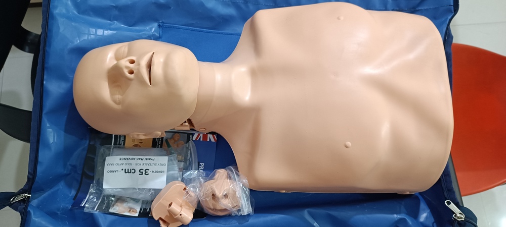 Advanced Practi Man Cpr Training Manikin - Pvc, Lightweight Design, Ivory Color | Realistic Chest Feedback, Dual-function For Adult & Child Cpr, Portable With Carry Bag & Mat