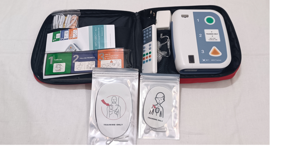 Xft Aed Trainer - Color: Ivory