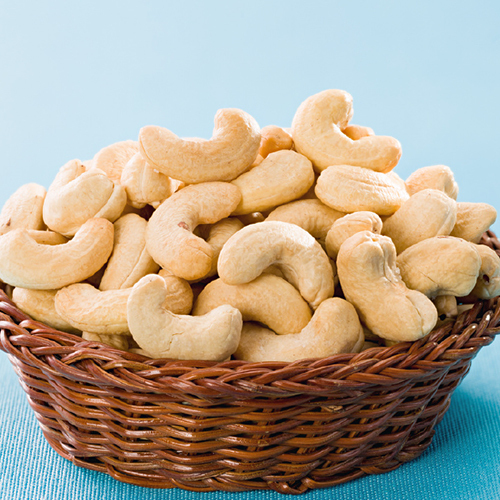 W320 Cashew Nuts - Cultivation Type: Common