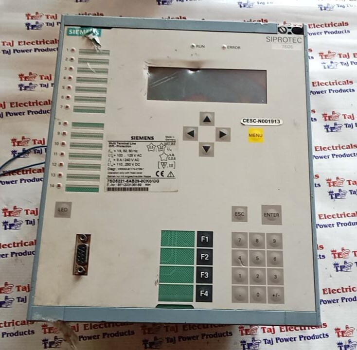 SIEMENS 7SD5221-5AB29-0CK0/GG (DISPLAY DAMAGE) MULTI TERMINAL LINE PROTECTION