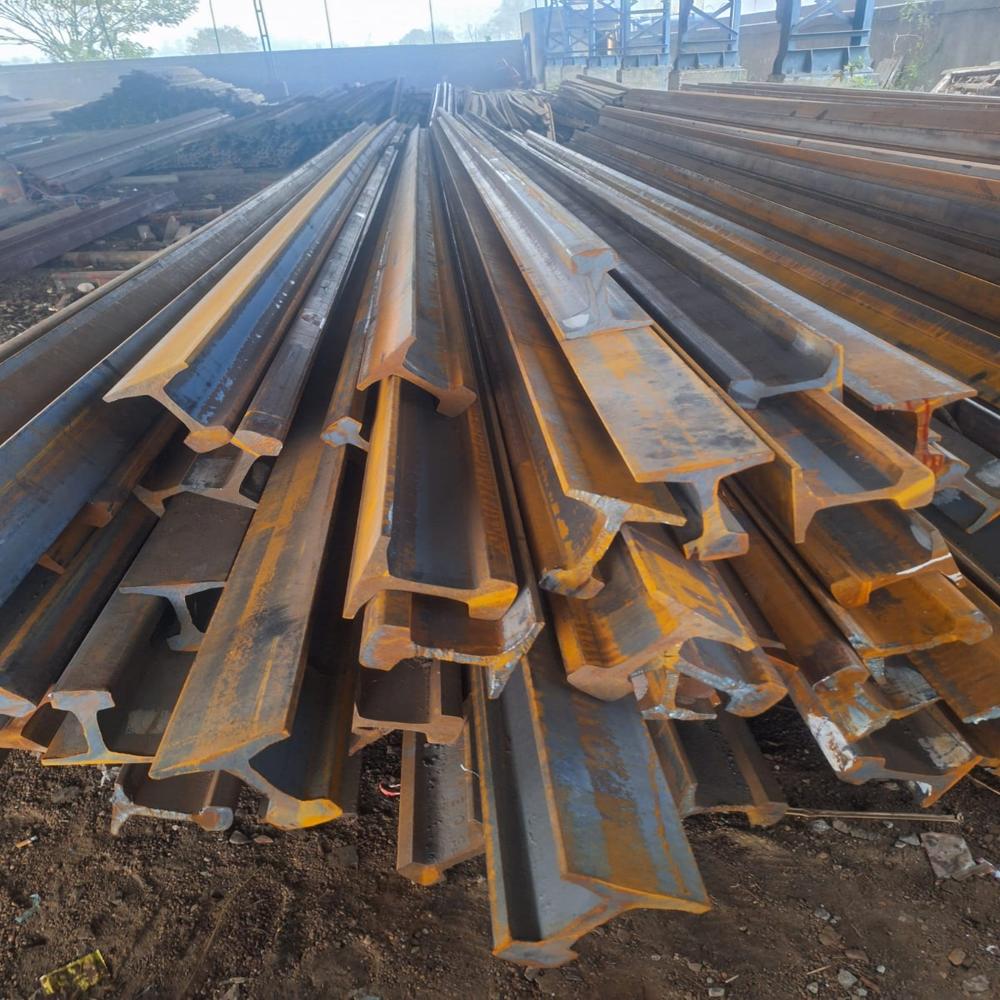 New Railway Track - Iron Material, Smooth Surface, Black Finish | Hard Hardness, Corrosion Resistance, Certified Isi Standards