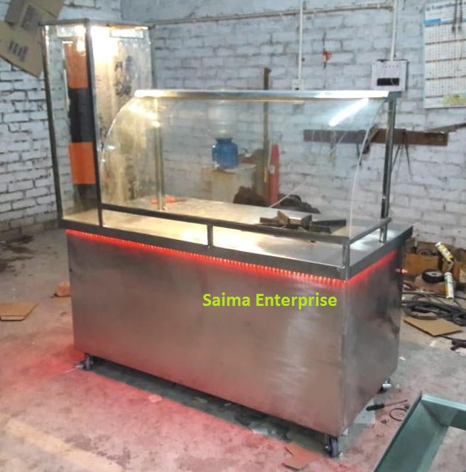 Ss Roll Counter With Curved Glass - Color: Silver