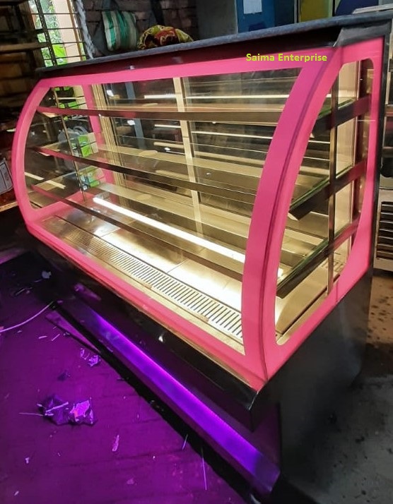 Bend Glass Cake Display Counter - Color: Multicolor