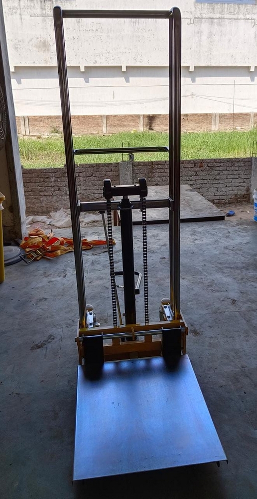 मैनुअल हाइड्रोलिक स्टेकर