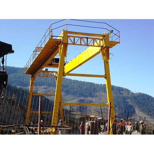 Double Girder Goliath Crane - Color: Yellow