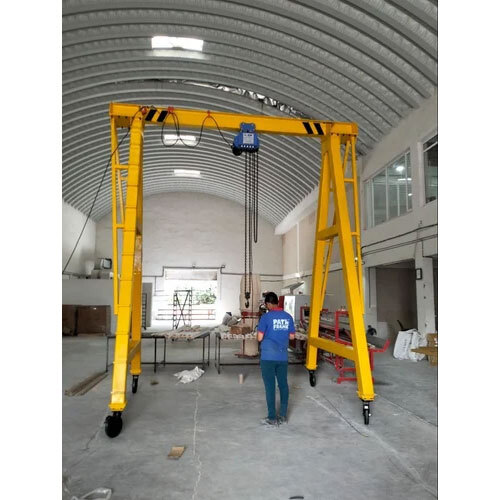 Portable Gantry Crane With Wire Rope Hoist - Color: Yellow