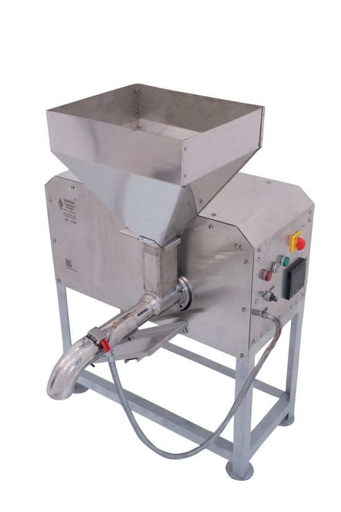 COMMERCIAL OIL EXPELLER MACHINE