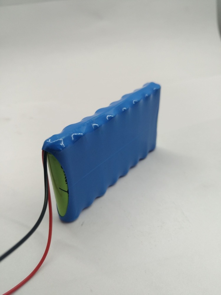 9.6V, 700mAH Ni-Mh Battery Pack