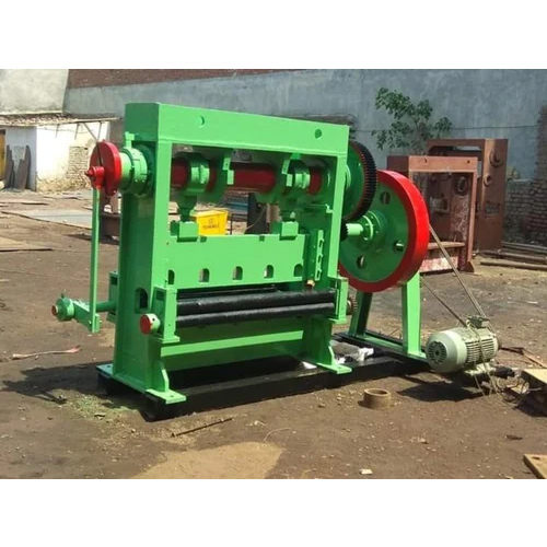 स्वचालित केबल ट्रे छिद्रित मशीन