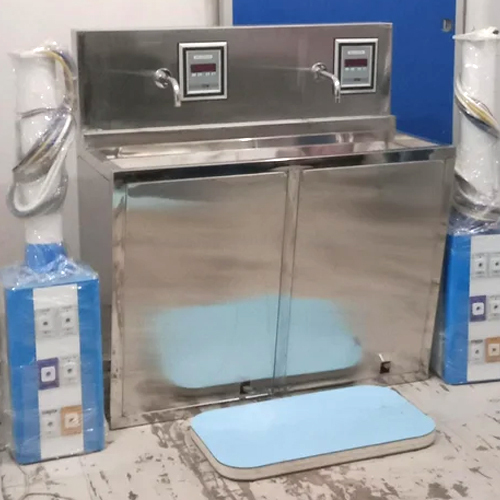 Foot Operated Automatic Surgical Scrub Sink For Hospital