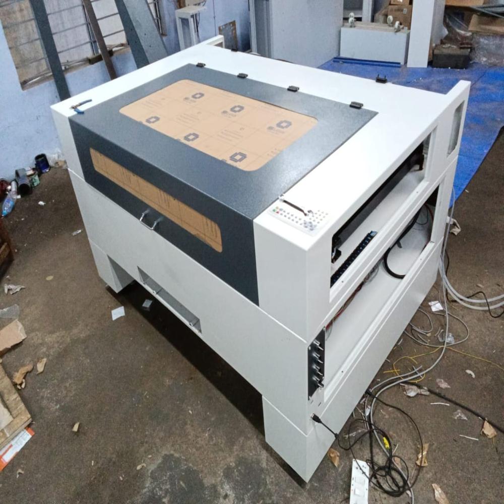 Co2 Laser Non metal Cutting And Engraving Machine 4/3