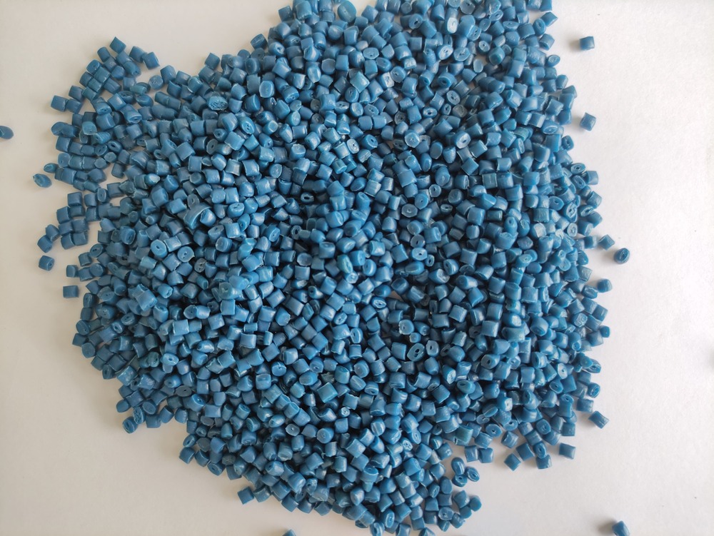 Blue Hdpe Granules - Industrial Grade, 0.965 G/cmâ³ Density, Melting Point 130-145â°c, 31 Mpa Tensile Strength | High Durability, Chemical & Heat Resistant
