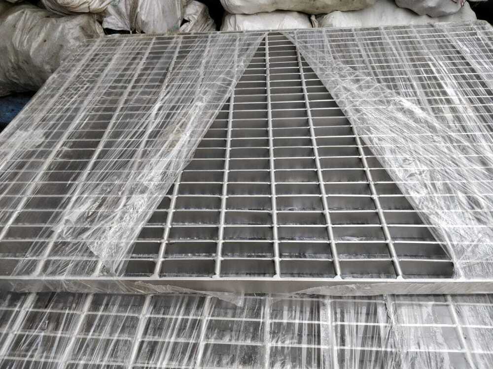 Ss Grattings - Standard Aluminum, Erw Technique, Hot Dip Galvanized Finish | Includes Ladders, U Pin For Easy Installation