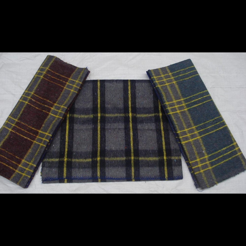 Shoddy Wool Blanket - 150x220cm, Assorted Colors | Fleece Fabric, Hemmed Edges, Elegant Plaid Design