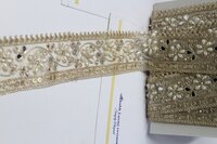 sequence &mirror & moti lace