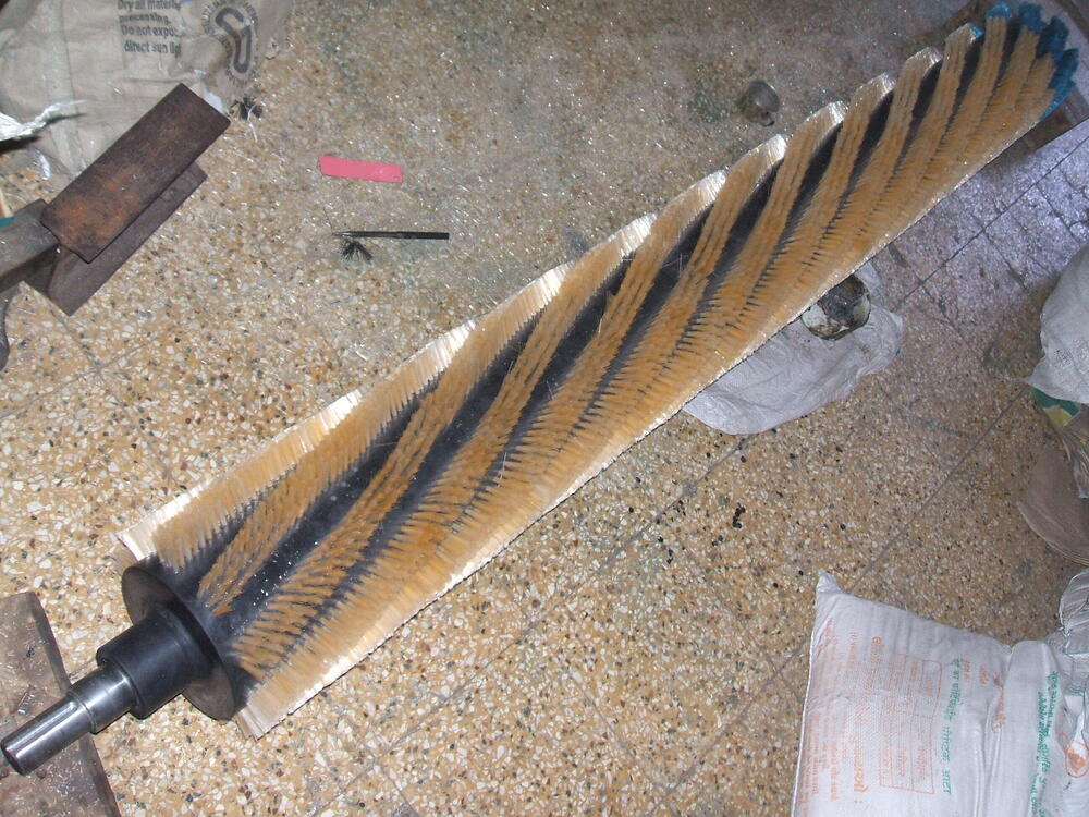Ebonite Brush Brc