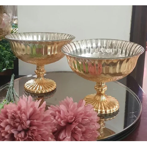 Decorative Glass Bowl With Stand - Capacity: 300 Milliliter (Ml)