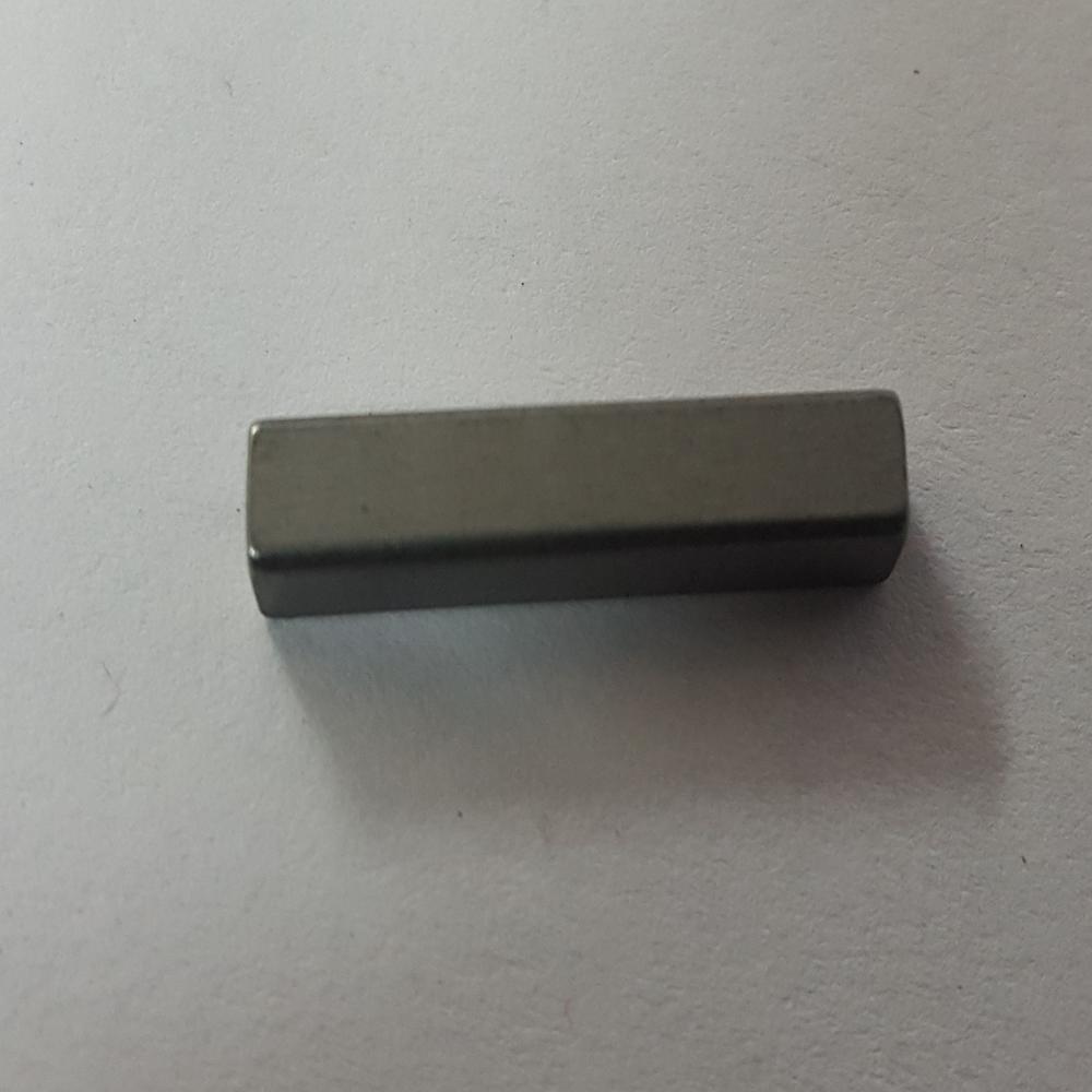 Stainless Steel Parallel Key - Available In Different Sizes | Silver Color, Plain Surface Treatment, Ideal For Industrial Applications