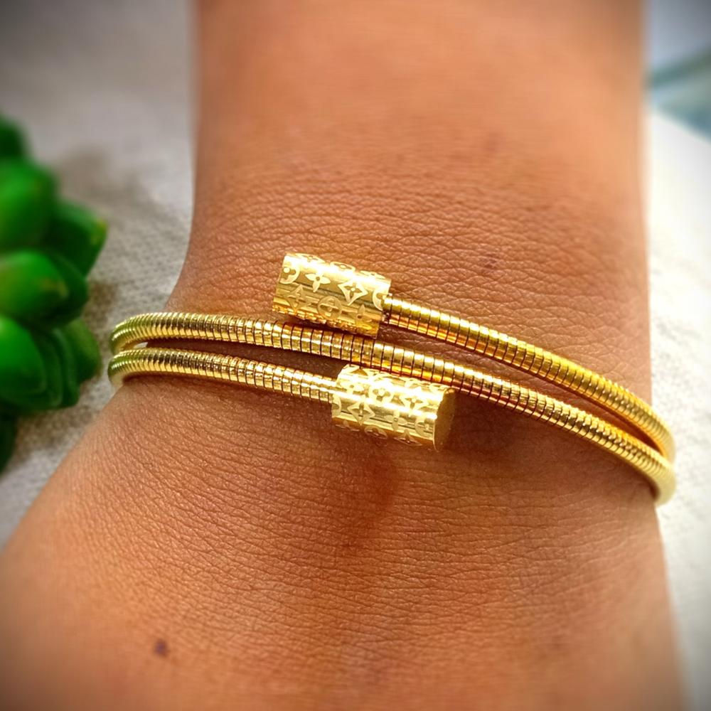 स्टेनलेस स्टील का कड़ा - ब्लू पटेल डायमंड