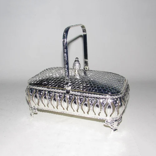 8 Inch Silver Plated Basket - Material: Metal